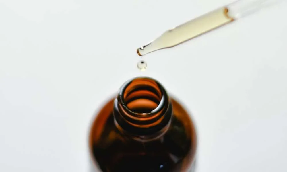 quitar las extensiones de pestañas con aceite